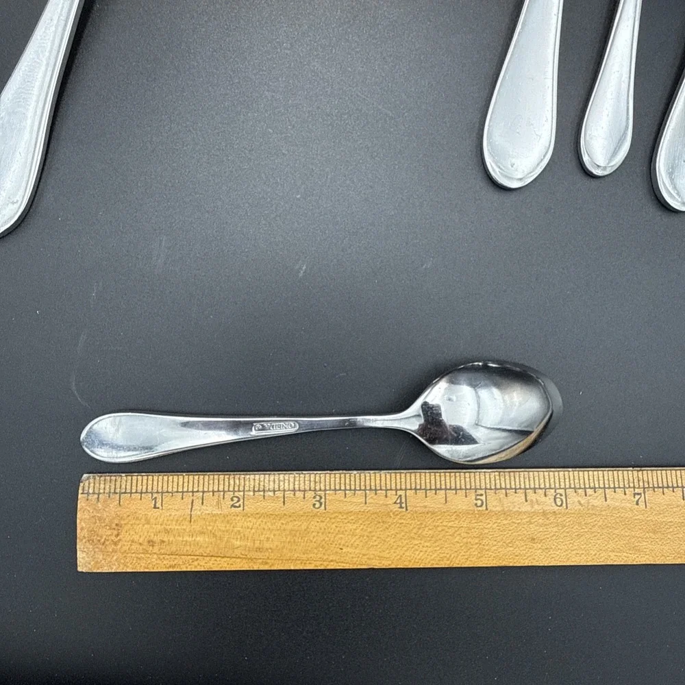 7 Piece Lot Oneida Icarus Glossy Stainless 4 Place Spoons 3 Teaspoons